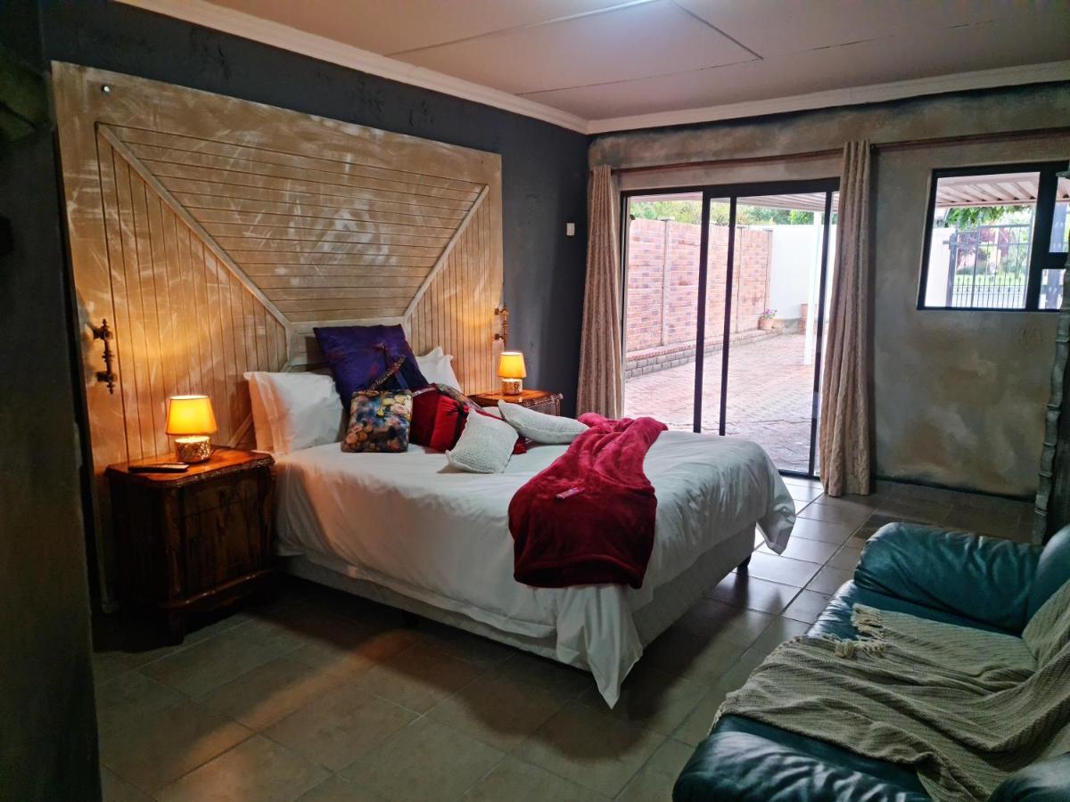 Iszis Guest House Bloemfontein Eksteriør billede